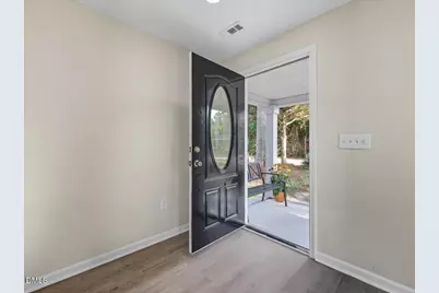 210 W Oak Street, Zebulon, NC 27597 - Photo 7