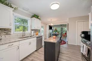 821 White Daisies Ct, Raleigh, NC 27610 - Photo 7