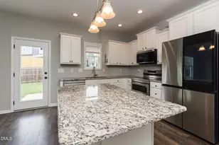 129 Crawford Pkwy, Clayton, NC 27520 - Photo 9