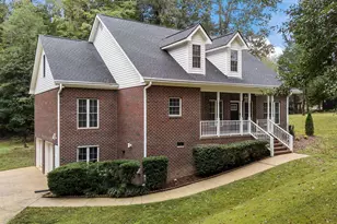 208 Adams Ct, Clayton, NC 27520 - Photo 3