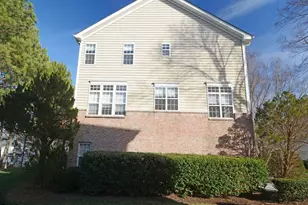 6901 Middleboro Dr, Raleigh, NC 27612 - Photo 3