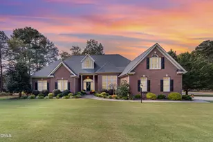 512 W Franklin St, Zebulon, NC 27597 - Photo 1