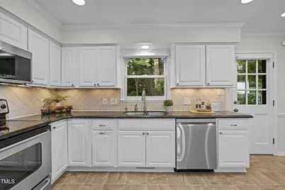 6925 Valley Lake Drive, Raleigh, NC 27612 - Photo 11