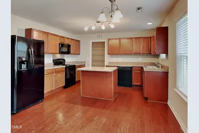 124 Hunterwood Place, Benson, NC 27504 - Photo 3