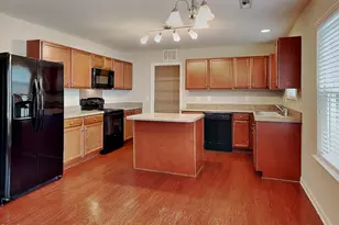 124 Hunterwood Pl, Benson, NC 27504 - Photo 3