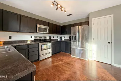 225 Valley Oak Drive, Bunnlevel, NC 28323 - Photo 3