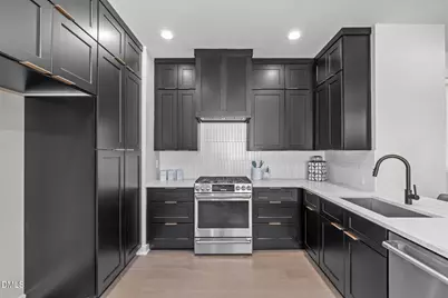 226 Woodsborough Place, Raleigh, NC 27601 - Photo 3