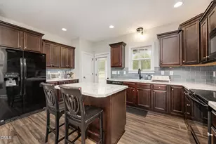 391 Crystal Creek Dr, Clayton, NC 27520 - Photo 3