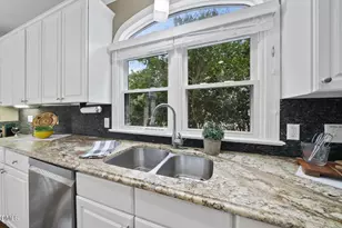 102 Travilah Oaks Ln, Cary, NC 27518 - Photo 11