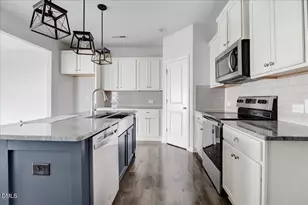 85 Little Leaf Ln, Clayton, NC 27527 - Photo 9