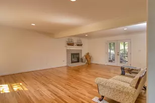 5017 Sandlewood Dr, Raleigh, NC 27609 - Photo 7