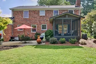 5017 Sandlewood Dr, Raleigh, NC 27609 - Photo 13