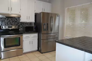 104 Charter Ct, Cary, NC 27511 - Photo 9