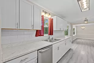 804 W Scotsdale Rd, Laurinburg, NC 28352 - Photo 17