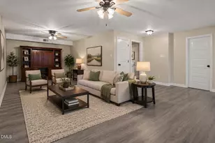 804 W Scotsdale Rd, Laurinburg, NC 28352 - Photo 33