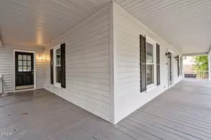 804 W Scotsdale Rd, Laurinburg, NC 28352 - Photo 3