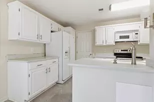 741 Bishops Park Dr, Raleigh, NC 27605 - Photo 25