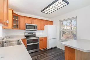 325 Bainbridge Cir, Garner, NC 27529 - Photo 5