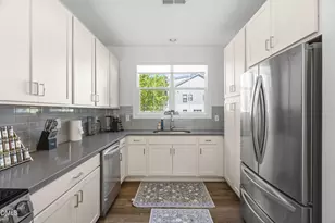 5631 Johnson Woods Ct, Raleigh, NC 27609 - Photo 7