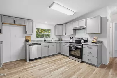 27 Tryon Ct W, Spring Lake, NC 28390 - Photo 13