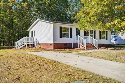 27 Tryon Ct W, Spring Lake, NC 28390 - Photo 3