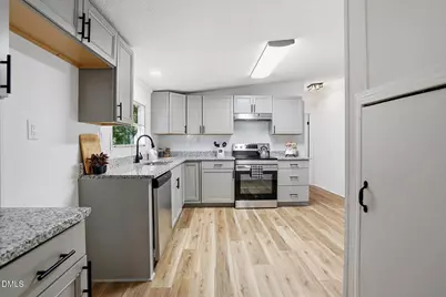 27 Tryon Ct W, Spring Lake, NC 28390 - Photo 9