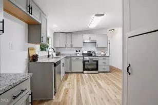 27 Tryon Ct W, Spring Lake, NC 28390 - Photo 9