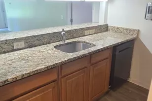 1401 Collegiate Cir, Raleigh, NC 27606 - Photo 9