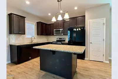 134 W Lumber Court, Clayton, NC 27520 - Photo 3