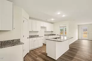 31 E Emily Gardens Dr, Selma, NC 27576 - Photo 11