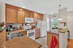 1905 Bartlett Circle, Hillsborough, NC 27278 - Photo 5