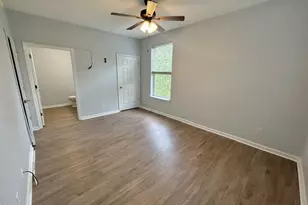 3010 Winston Dr, Burlington, NC 27215 - Photo 9