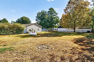 305 S Pearl St, Princeton, NC 27569 - Photo 23