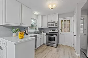 1000 Brookgreen Dr, Cary, NC 27511 - Photo 5