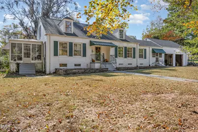 303 W Dolphin Street, Siler City, NC 27344 - Photo 5