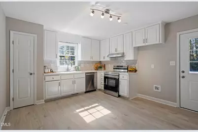 318 Apple Street, Creedmoor, NC 27522 - Photo 5