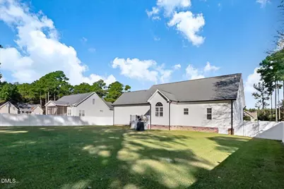 22 Quebec Drive, Selma, NC 27576 - Photo 5