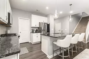 947 Briar Gate Dr, Holly Springs, NC 27540 - Photo 9