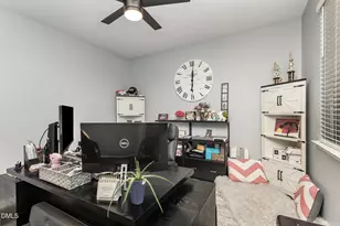 947 Briar Gate Dr, Holly Springs, NC 27540 - Photo 9