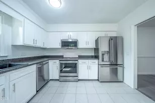 6901 Saxby Ct, Raleigh, NC 27613 - Photo 7