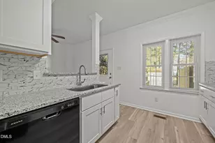 405 Thyme Pl, Raleigh, NC 27609 - Photo 9