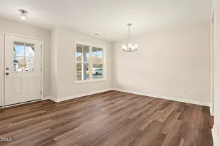 21 E Emily Gardens Dr, Selma, NC 27576 - Photo 9