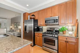 1120 Parkridge Ln, Raleigh, NC 27605 - Photo 17