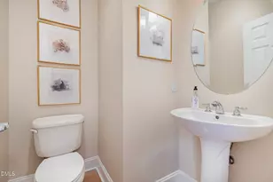 1120 Parkridge Ln, Raleigh, NC 27605 - Photo 21