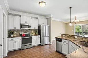 110 Lexington Ave, Zebulon, NC 27597 - Photo 5