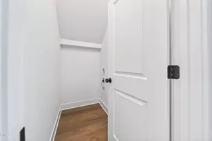 209 W Maple Ave, Holly Springs, NC 27540 - Photo 19