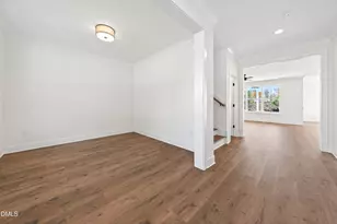 209 W Maple Ave, Holly Springs, NC 27540 - Photo 9