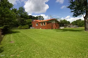 887 71st School Rd, Fayetteville, NC 28314 - Photo 5