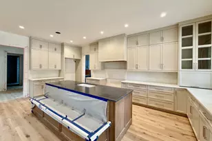 1718 Piccadilly Ln, Raleigh, NC 27608 - Photo 11