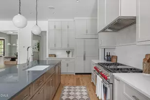1718 Piccadilly Ln, Raleigh, NC 27608 - Photo 9